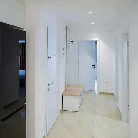 Shomez Apartment Tirana